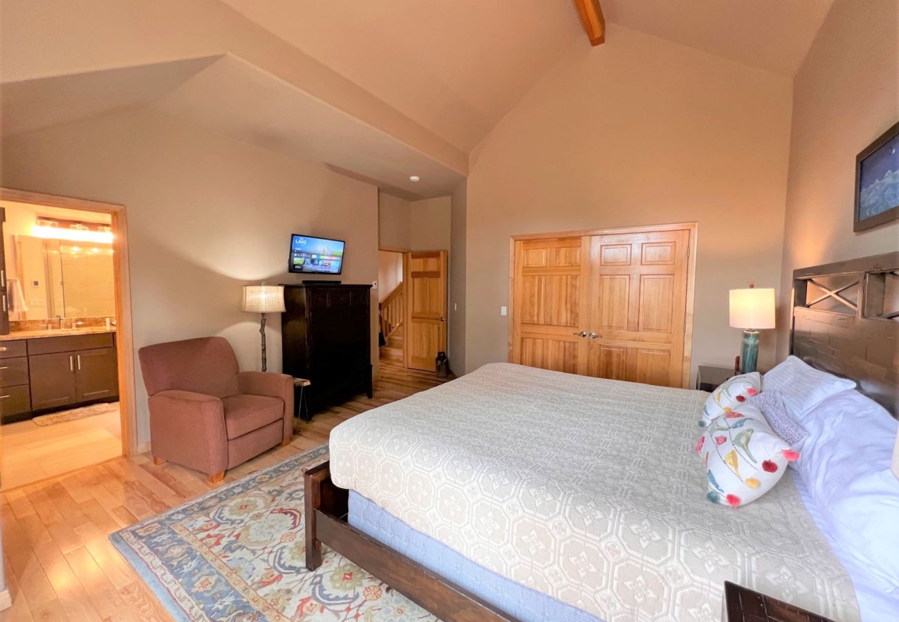 Townhouse in Breckenridge -  Ski In-Out 300 ft to 4 O'clock Run Private Hot Tub