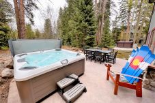 Townhouse in Breckenridge -  Ski In-Out 300 ft to 4 O'clock Run Private Hot Tub