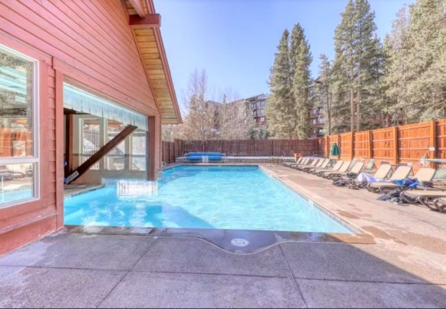 Condominium in Breckenridge - Park Place Aspen Condo • Walk to Main St. • Snowflake Lift • Pool+Hot Tubs Condominium in Breckenridge - Park Place Aspen Condo • Walk to Main St. • Snowflake Lift • Pool+Hot Tubs