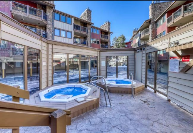 Condominium in Breckenridge - Park Place Aspen Condo • Walk to Main St. • Snowflake Lift • Pool+Hot Tubs Condominium in Breckenridge - Park Place Aspen Condo • Walk to Main St. • Snowflake Lift • Pool+Hot Tubs