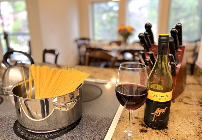 Condominium in Breckenridge - Park Place Aspen Condo • Walk to Main St. • Snowflake Lift • Pool+Hot Tubs Condominium in Breckenridge - Park Place Aspen Condo • Walk to Main St. • Snowflake Lift • Pool+Hot Tubs