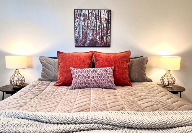 Condominium in Breckenridge - Park Place Aspen Condo • Walk to Main St. • Snowflake Lift • Pool+Hot Tubs Condominium in Breckenridge - Park Place Aspen Condo • Walk to Main St. • Snowflake Lift • Pool+Hot Tubs