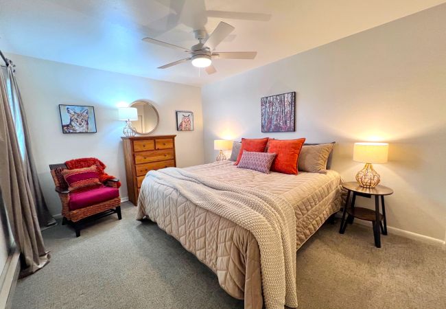 Condominium in Breckenridge - Park Place Aspen Condo • Walk to Main St. • Snowflake Lift • Pool+Hot Tubs Condominium in Breckenridge - Park Place Aspen Condo • Walk to Main St. • Snowflake Lift • Pool+Hot Tubs