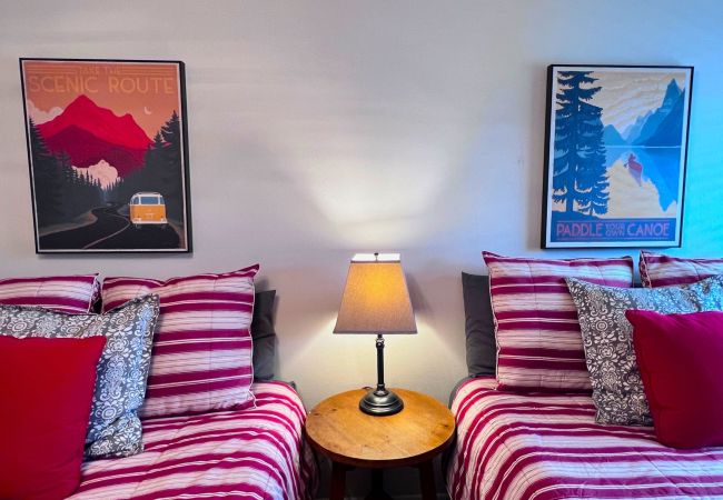 Condominium in Breckenridge - Park Place Aspen Condo • Walk to Main St. • Snowflake Lift • Pool+Hot Tubs Condominium in Breckenridge - Park Place Aspen Condo • Walk to Main St. • Snowflake Lift • Pool+Hot Tubs