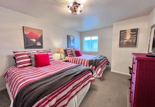 Condominium in Breckenridge - Park Place Aspen Condo • Walk to Main St. • Snowflake Lift • Pool+Hot Tubs Condominium in Breckenridge - Park Place Aspen Condo • Walk to Main St. • Snowflake Lift • Pool+Hot Tubs