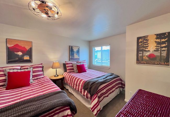 Condominium in Breckenridge - Park Place Aspen Condo • Walk to Main St. • Snowflake Lift • Pool+Hot Tubs Condominium in Breckenridge - Park Place Aspen Condo • Walk to Main St. • Snowflake Lift • Pool+Hot Tubs