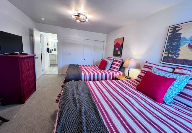 Condominium in Breckenridge - Park Place Aspen Condo • Walk to Main St. • Snowflake Lift • Pool+Hot Tubs Condominium in Breckenridge - Park Place Aspen Condo • Walk to Main St. • Snowflake Lift • Pool+Hot Tubs