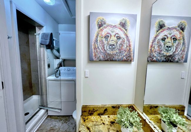 Condominium in Breckenridge - Park Place Aspen Condo • Walk to Main St. • Snowflake Lift • Pool+Hot Tubs Condominium in Breckenridge - Park Place Aspen Condo • Walk to Main St. • Snowflake Lift • Pool+Hot Tubs