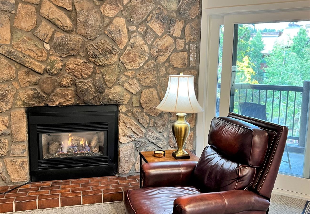 Condominium in Breckenridge - Walk to Main St. + Snowflake Lift, Pool+Hot Tubs