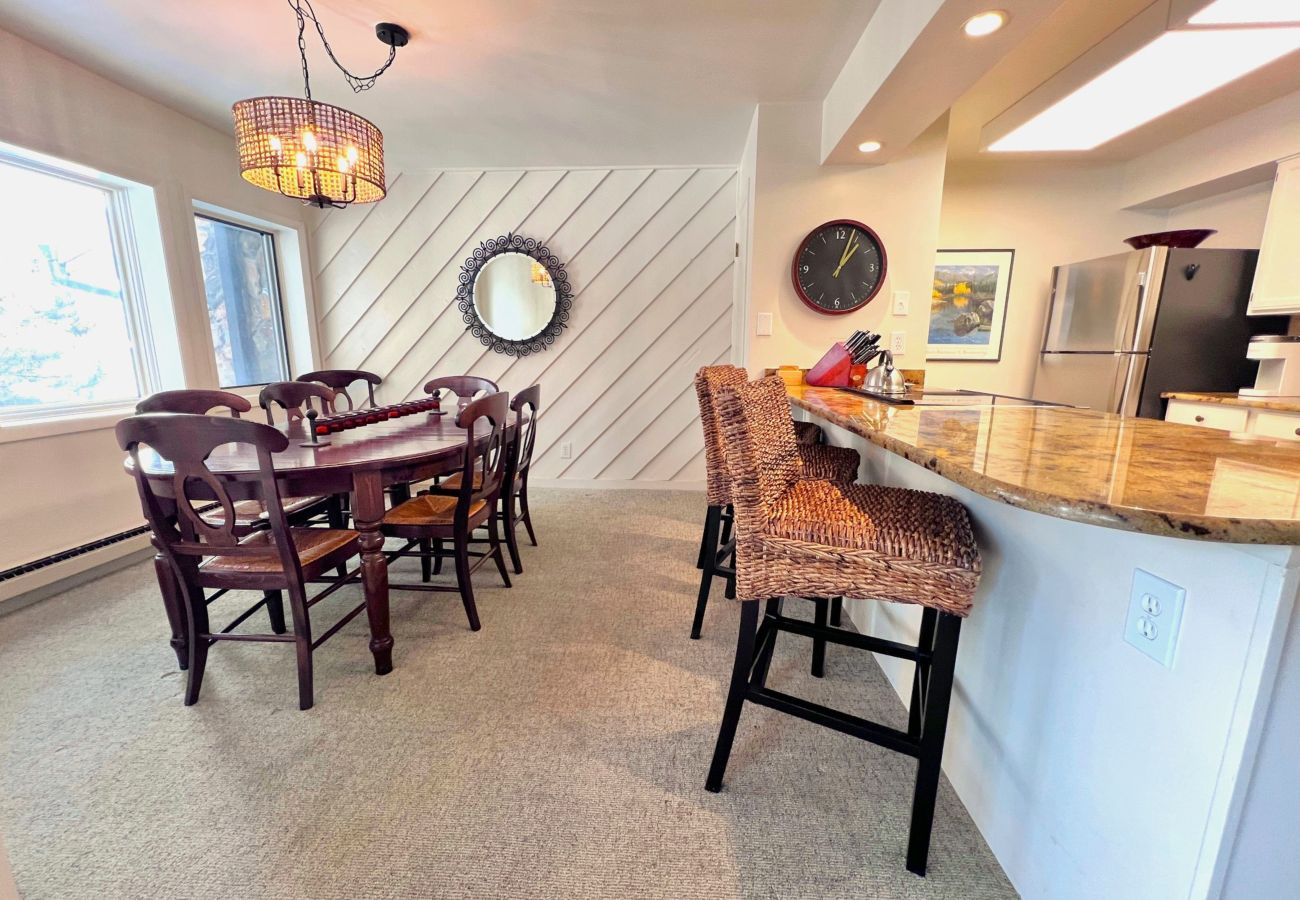 Condominium in Breckenridge - Walk to Main St. + Snowflake Lift, Pool+Hot Tubs