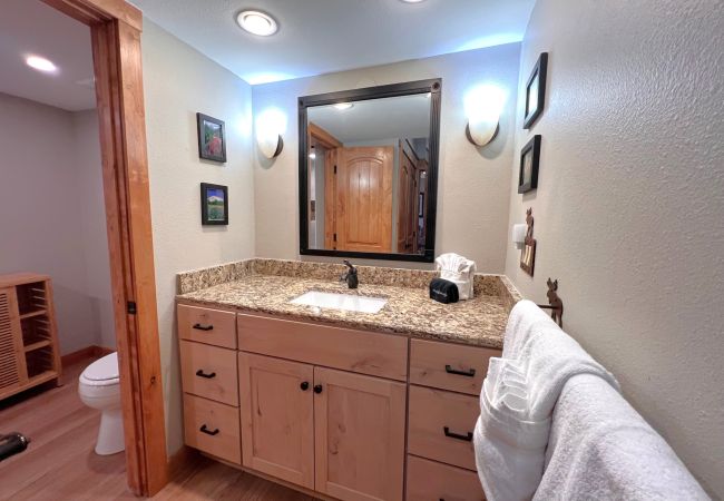 Condominium in Breckenridge - Park Place Pine Condo • Walk to Main St. • Near Snowflake Lift • Hot Tubs+Pool Condominium in Breckenridge - Park Place Pine Condo • Walk to Main St. • Near Snowflake Lift • Hot Tubs+Pool