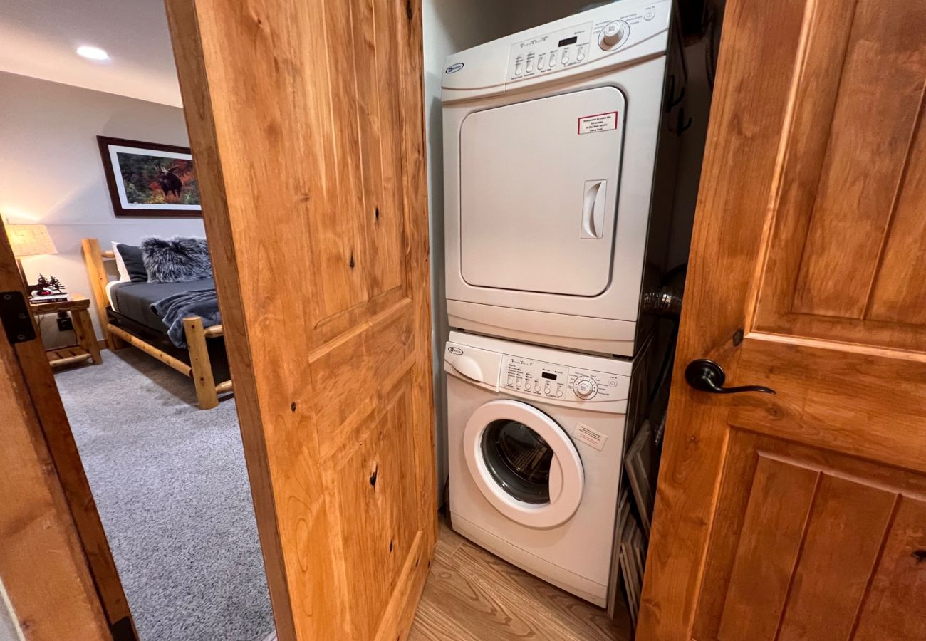 Condominium in Breckenridge - Walk to Main St. Near Snowflake Lift Hot Tubs+Pool