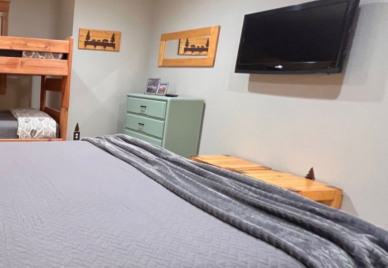 Condominium in Breckenridge - Walk to Main St. Near Snowflake Lift Hot Tubs+Pool