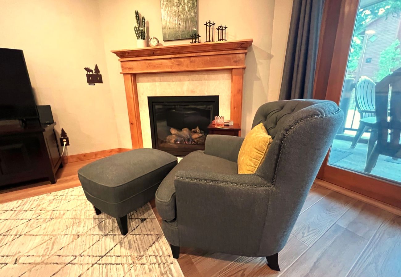 Condominium in Breckenridge - Walk to Main St. Near Snowflake Lift Hot Tubs+Pool