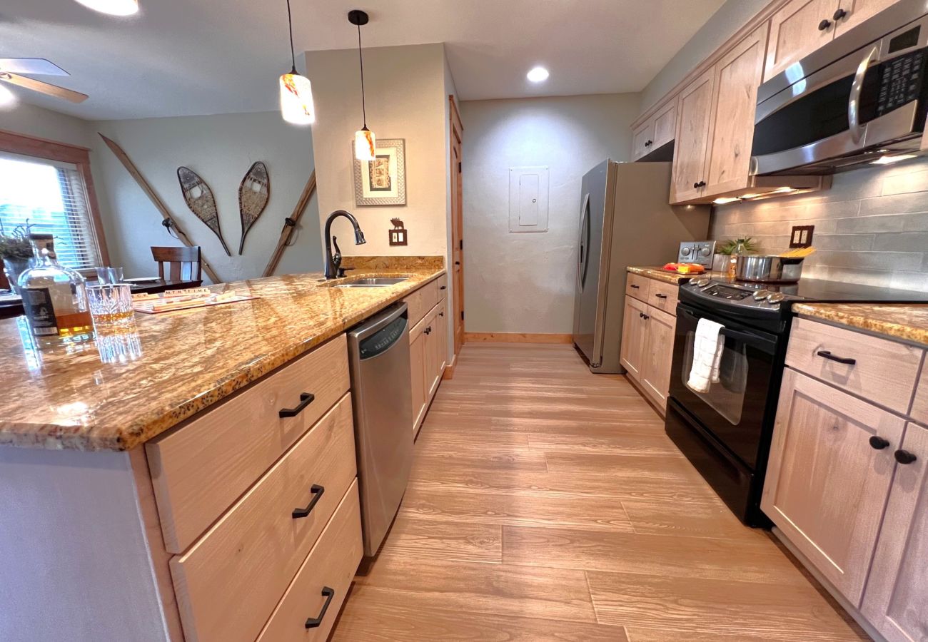 Condominium in Breckenridge - Walk to Main St. Near Snowflake Lift Hot Tubs+Pool