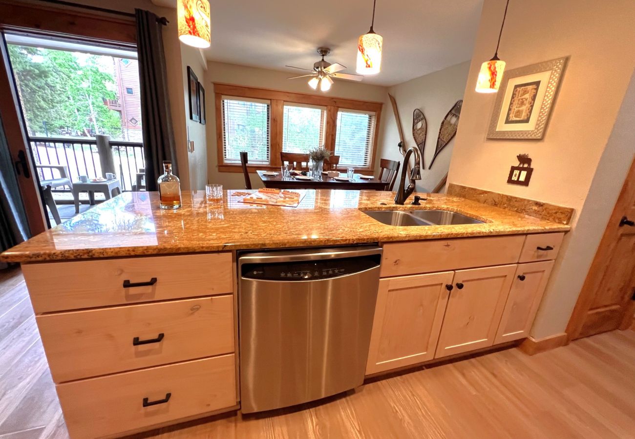 Condominium in Breckenridge - Walk to Main St. Near Snowflake Lift Hot Tubs+Pool