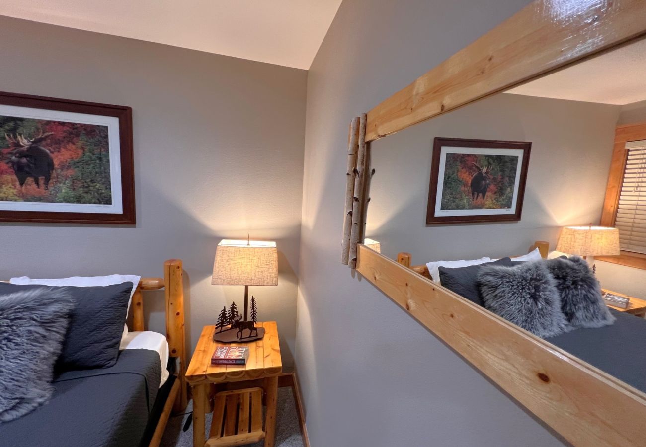 Condominium in Breckenridge - Walk to Main St. Near Snowflake Lift Hot Tubs+Pool