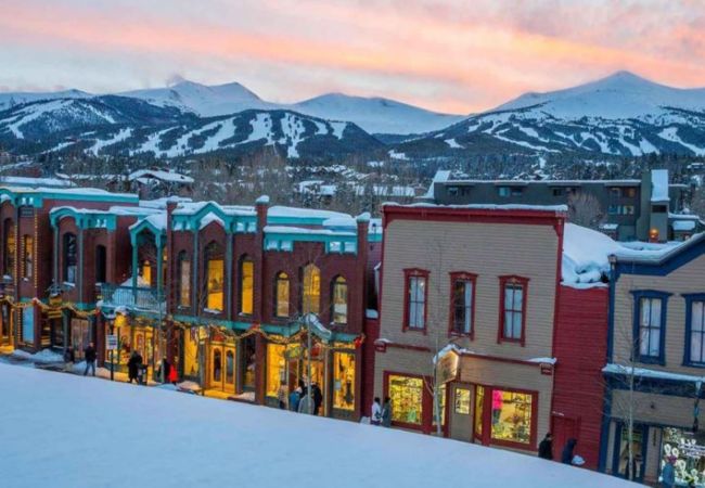 Condominium in Breckenridge - Sundowner Mountain View Condo • Walk to Slopes & Main St  • Pool Access Condominium in Breckenridge - Sundowner Mountain View Condo • Walk to Slopes & Main St  • Pool Access