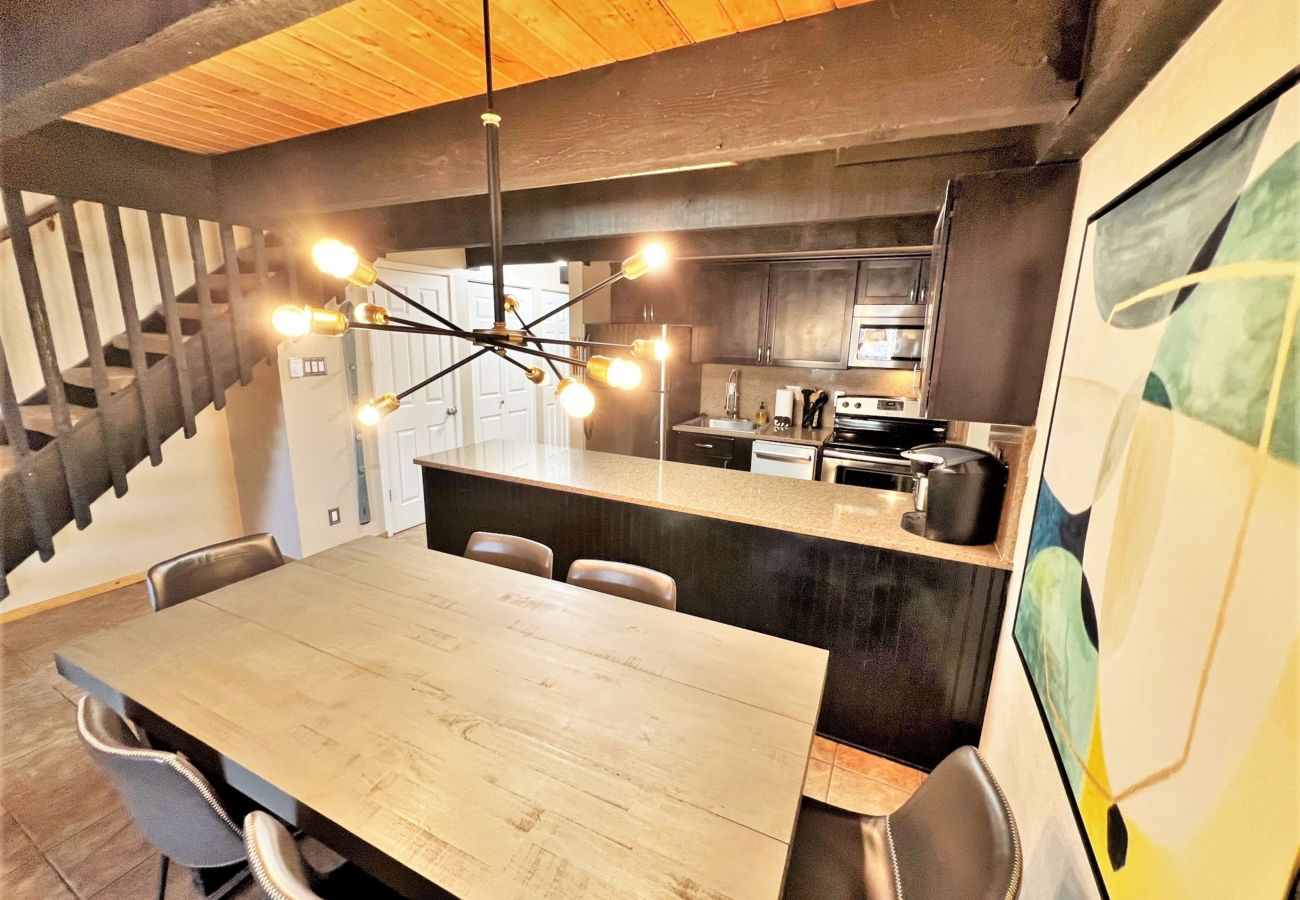 Condominium in Breckenridge - Retro Condo Near Snow Flake Lift  Pool+Hot Tubs