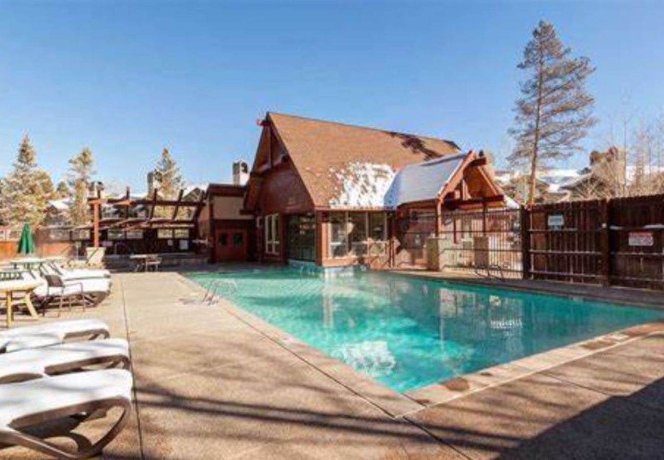 Condominium in Breckenridge - Retro Condo Near Snow Flake Lift  Pool+Hot Tubs