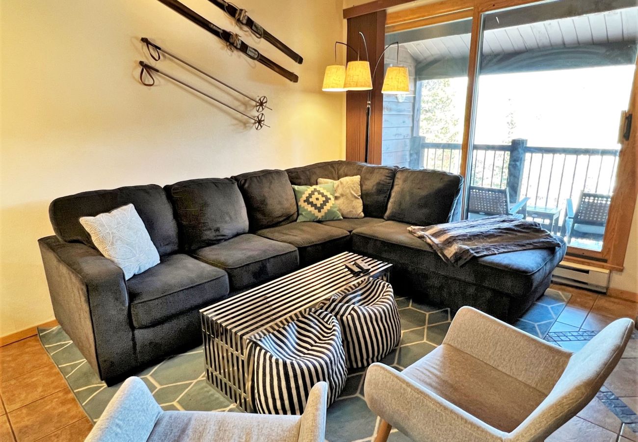 Condominium in Breckenridge - Retro Condo Near Snow Flake Lift  Pool+Hot Tubs