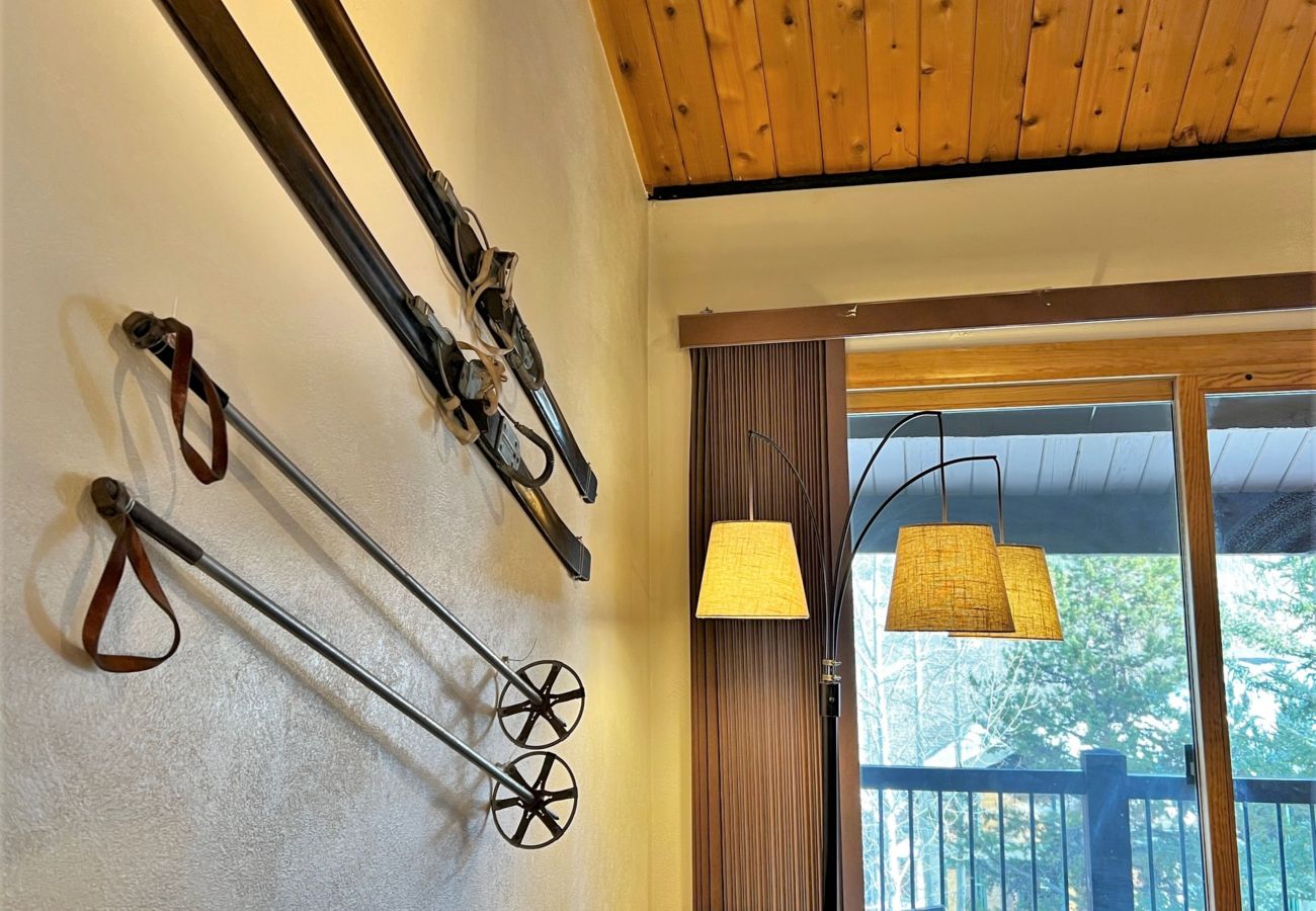 Condominium in Breckenridge - Retro Condo Near Snow Flake Lift  Pool+Hot Tubs