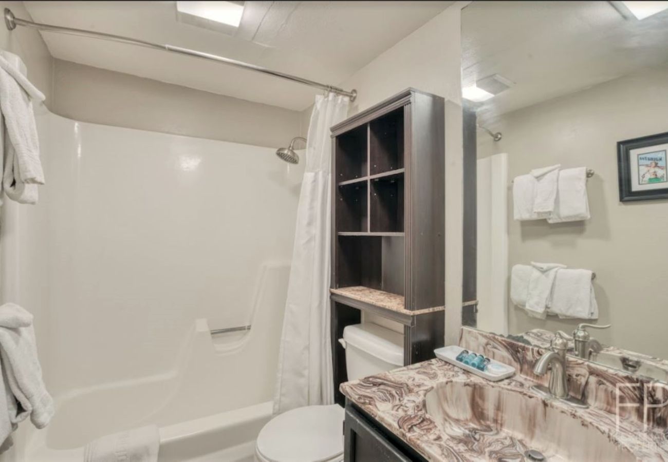 Condominium in Breckenridge - Retro Condo Near Snow Flake Lift  Pool+Hot Tubs