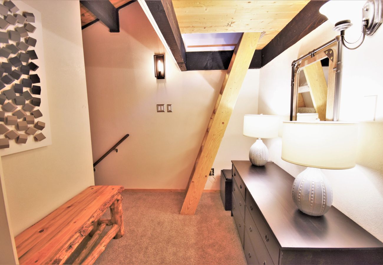 Condominium in Breckenridge - Retro Condo Near Snow Flake Lift  Pool+Hot Tubs
