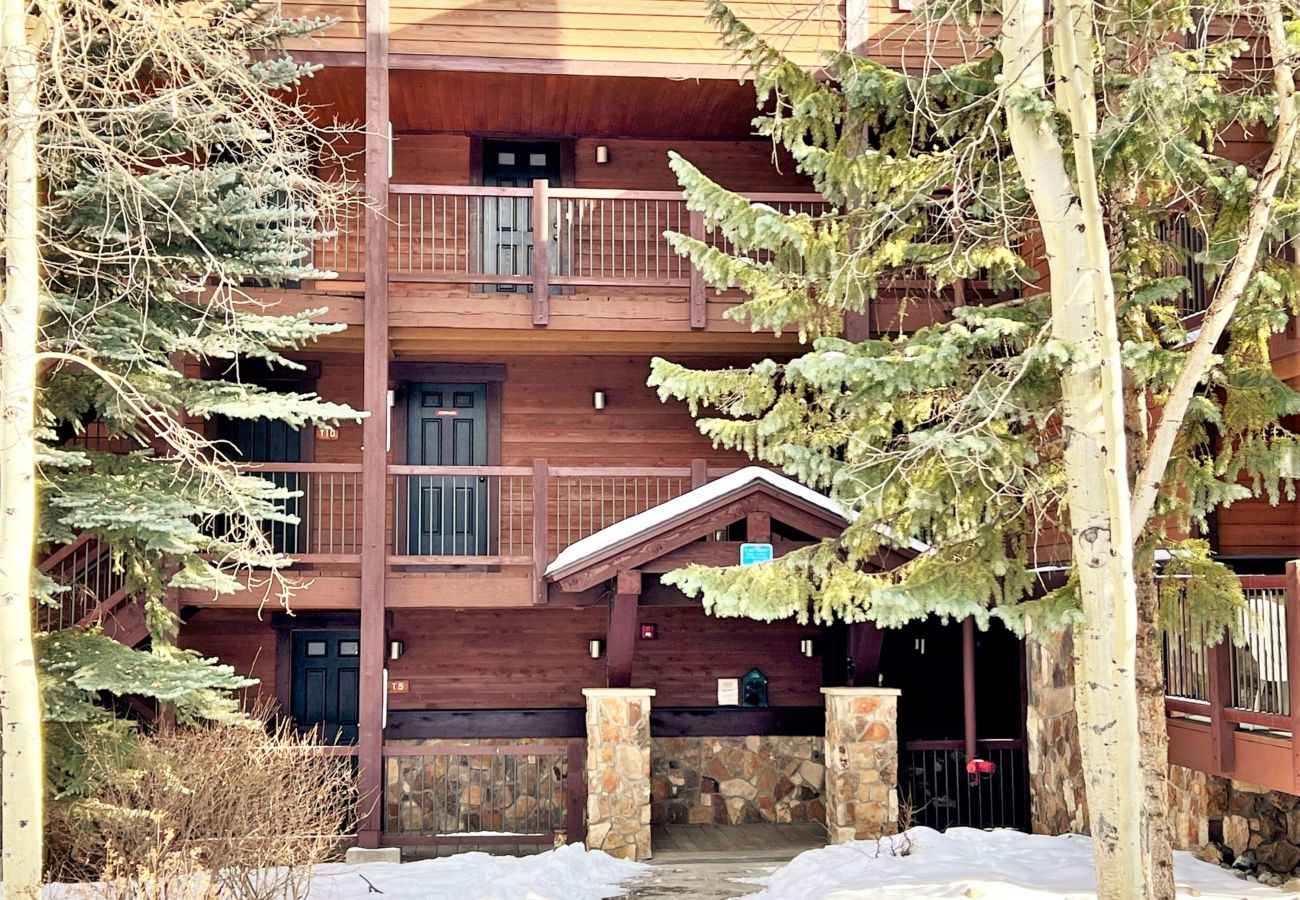 Condominium in Breckenridge - Retro Condo Near Snow Flake Lift  Pool+Hot Tubs