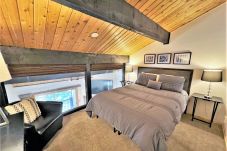 Condominium in Breckenridge - Sundowner Mountain View Condo • Walk to Slopes & Main St  • Pool Access Condominium in Breckenridge - Sundowner Mountain View Condo • Walk to Slopes & Main St  • Pool Access