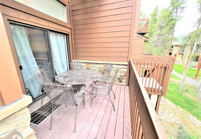 Townhouse in Breckenridge - Winterpoint Apres Ski Townhome • Walk to Main St. • Pool+Hot tubs Townhouse in Breckenridge - Winterpoint Apres Ski Townhome • Walk to Main St. • Pool+Hot tubs