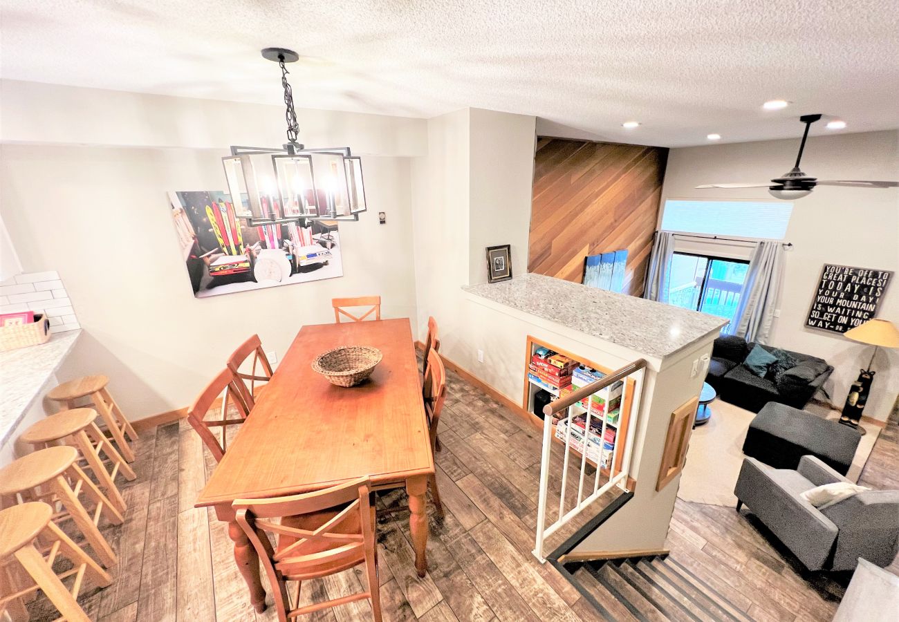 Townhouse in Breckenridge - Walk to Main St. Breck Snowflake Lift Pool+Hot tubs