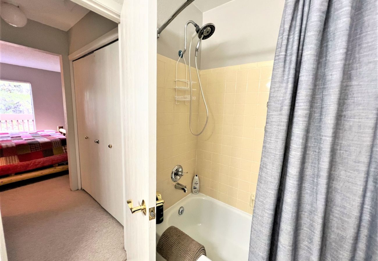 Townhouse in Breckenridge - Walk to Main St. Breck Snowflake Lift Pool+Hot tubs