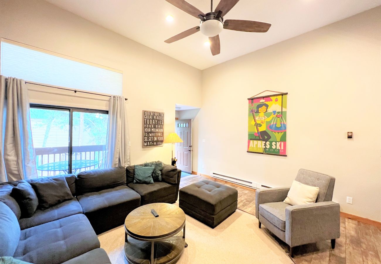 Townhouse in Breckenridge - Walk to Main St. Breck Snowflake Lift Pool+Hot tubs