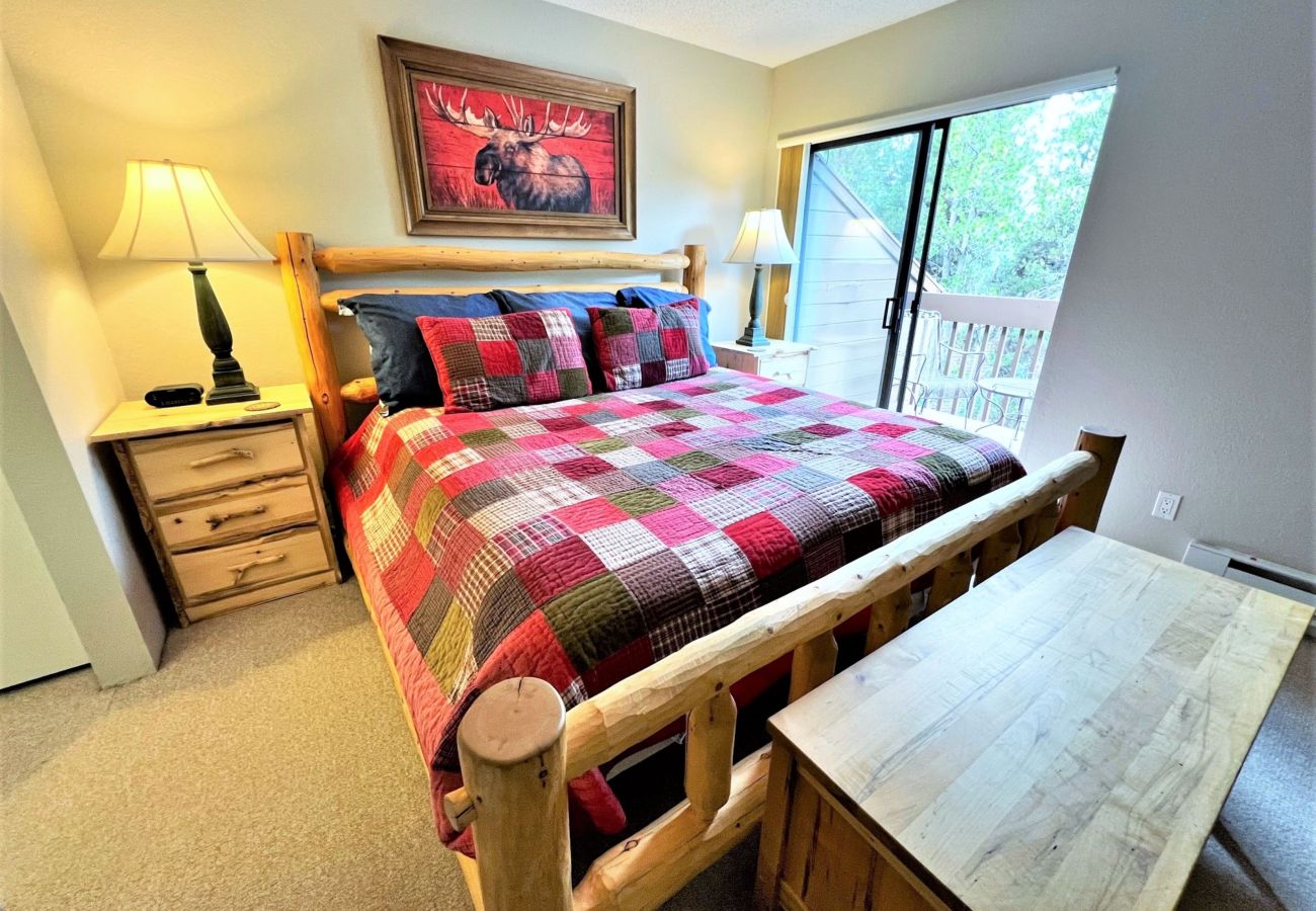 Townhouse in Breckenridge - Walk to Main St. Breck Snowflake Lift Pool+Hot tubs