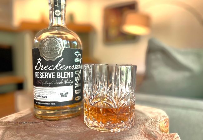 Condominium in Breckenridge - Twin Elk Mount Lincoln Condo • Ski-In • Hot Tub • Walk to Main St!  Condominium in Breckenridge - Twin Elk Mount Lincoln Condo • Ski-In • Hot Tub • Walk to Main St!