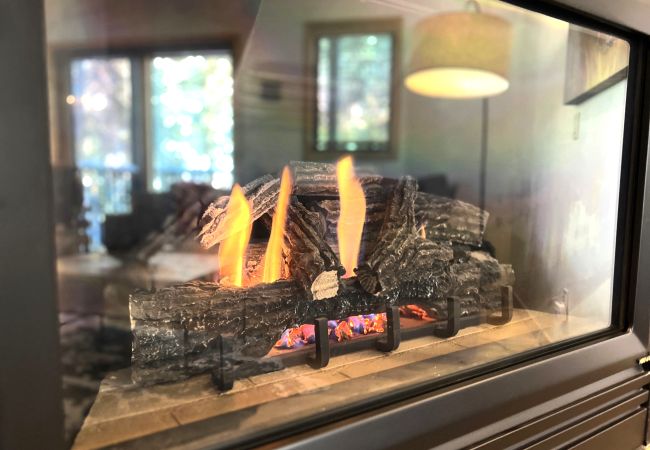 Condominium in Breckenridge - Twin Elk Mount Lincoln Condo • Ski-In • Hot Tub • Walk to Main St!  Condominium in Breckenridge - Twin Elk Mount Lincoln Condo • Ski-In • Hot Tub • Walk to Main St!