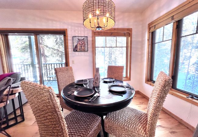 Condominium in Breckenridge - Twin Elk Mount Lincoln Condo • Ski-In • Hot Tub • Walk to Main St!  Condominium in Breckenridge - Twin Elk Mount Lincoln Condo • Ski-In • Hot Tub • Walk to Main St!