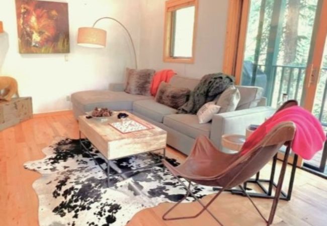 Condominium in Breckenridge - Twin Elk Mount Lincoln Condo • Ski-In • Hot Tub • Walk to Main St!  Condominium in Breckenridge - Twin Elk Mount Lincoln Condo • Ski-In • Hot Tub • Walk to Main St!