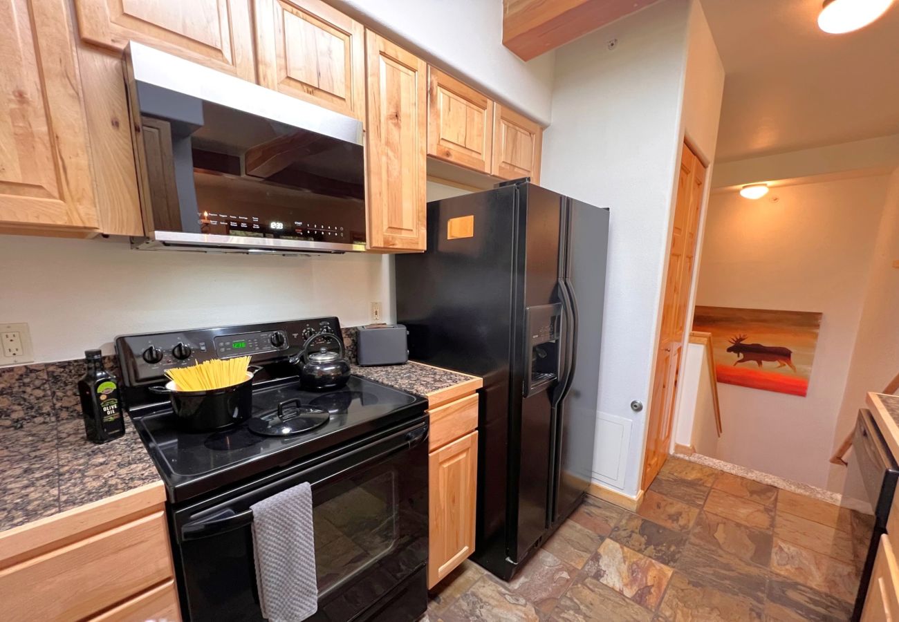 Condominium in Breckenridge - Ski-In 4 O'clock Run Soak-Hot Tub Walk to Main St! 