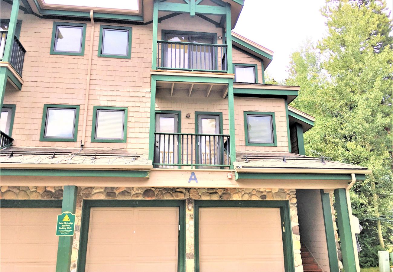 Condominium in Breckenridge - Ski-In 4 O'clock Run Soak-Hot Tub Walk to Main St! 