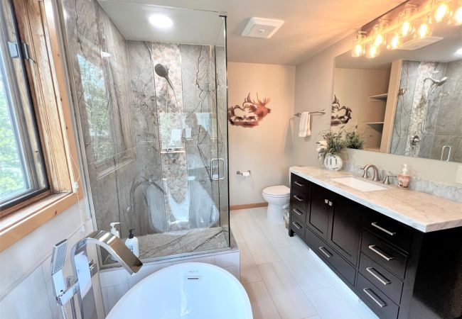 House in Breckenridge - Twin Elk Mount Cameron Condo • Ski-In • Hot Tub • Walk to Town House in Breckenridge - Twin Elk Mount Cameron Condo • Ski-In • Hot Tub • Walk to Town