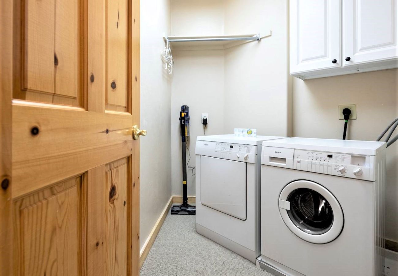 Townhouse in Frisco - Near Main St Frisco + 5 Ski Resorts Come Play+Ski!