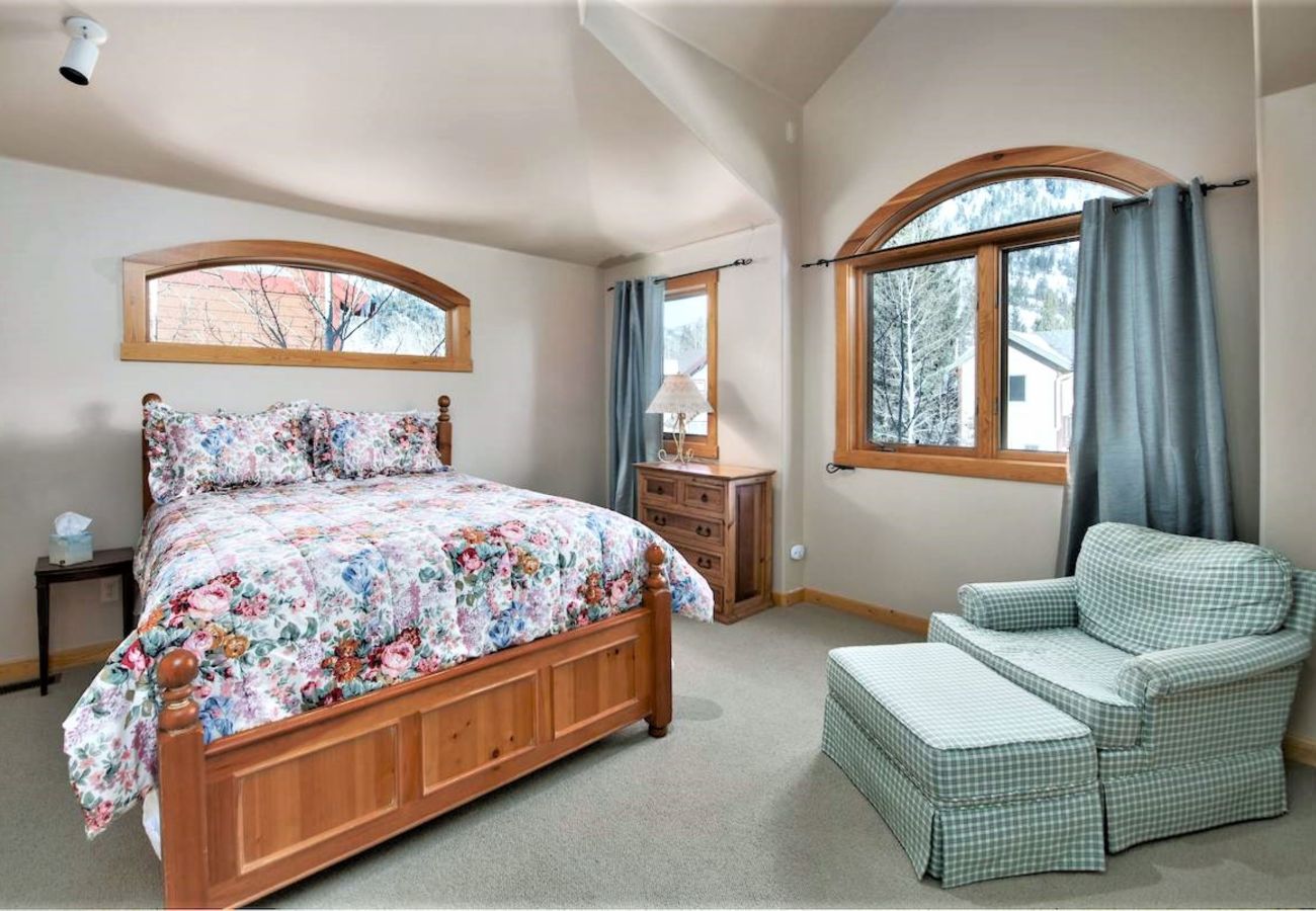 Townhouse in Frisco - Near Main St Frisco + 5 Ski Resorts Come Play+Ski!