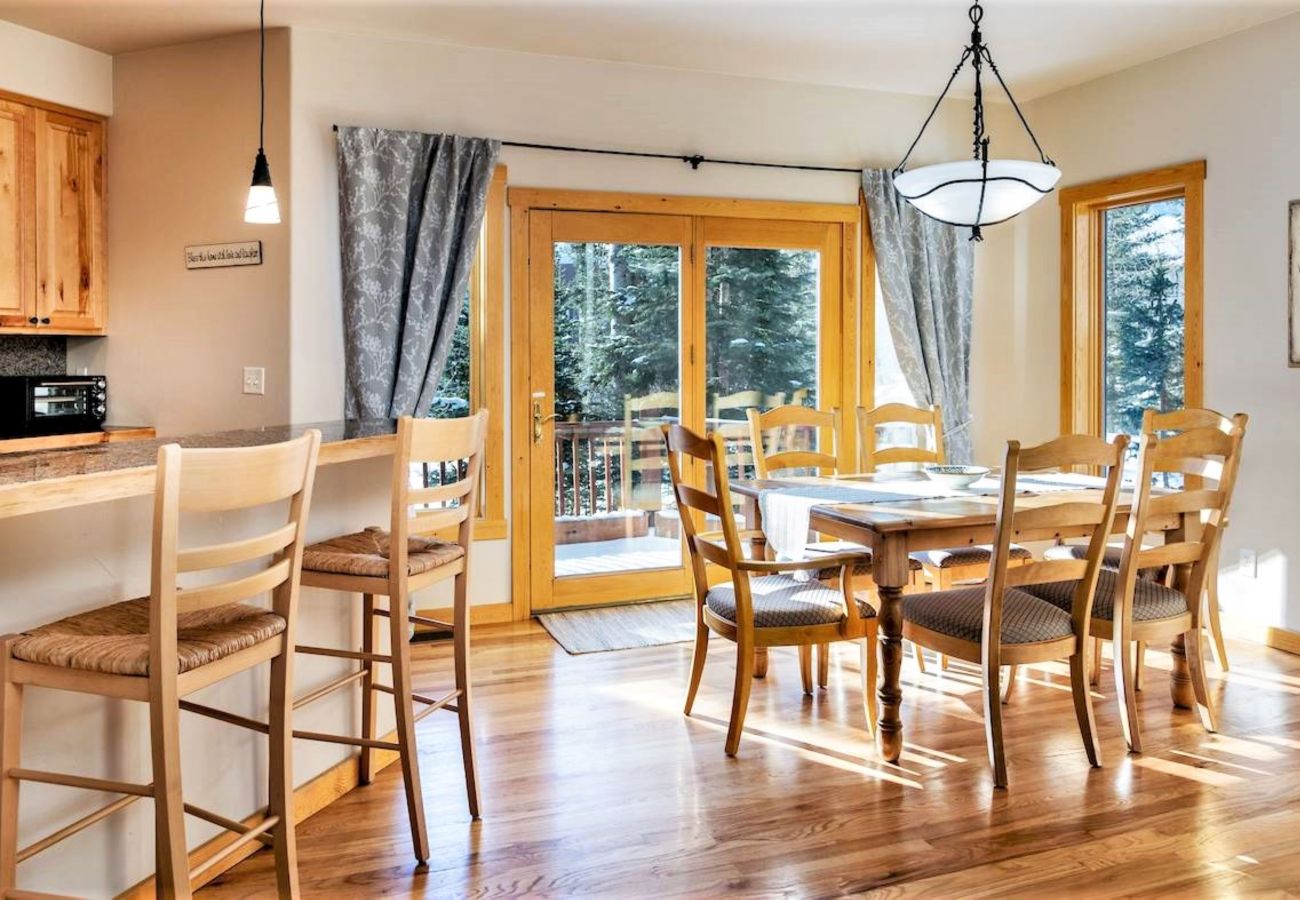 Townhouse in Frisco - Near Main St Frisco + 5 Ski Resorts Come Play+Ski!