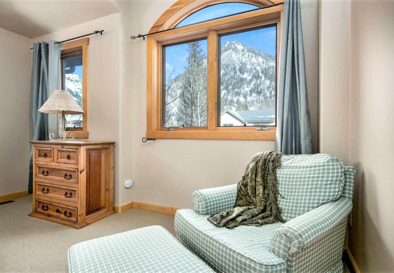 Townhouse in Frisco - Near Main St Frisco + 5 Ski Resorts Come Play+Ski!