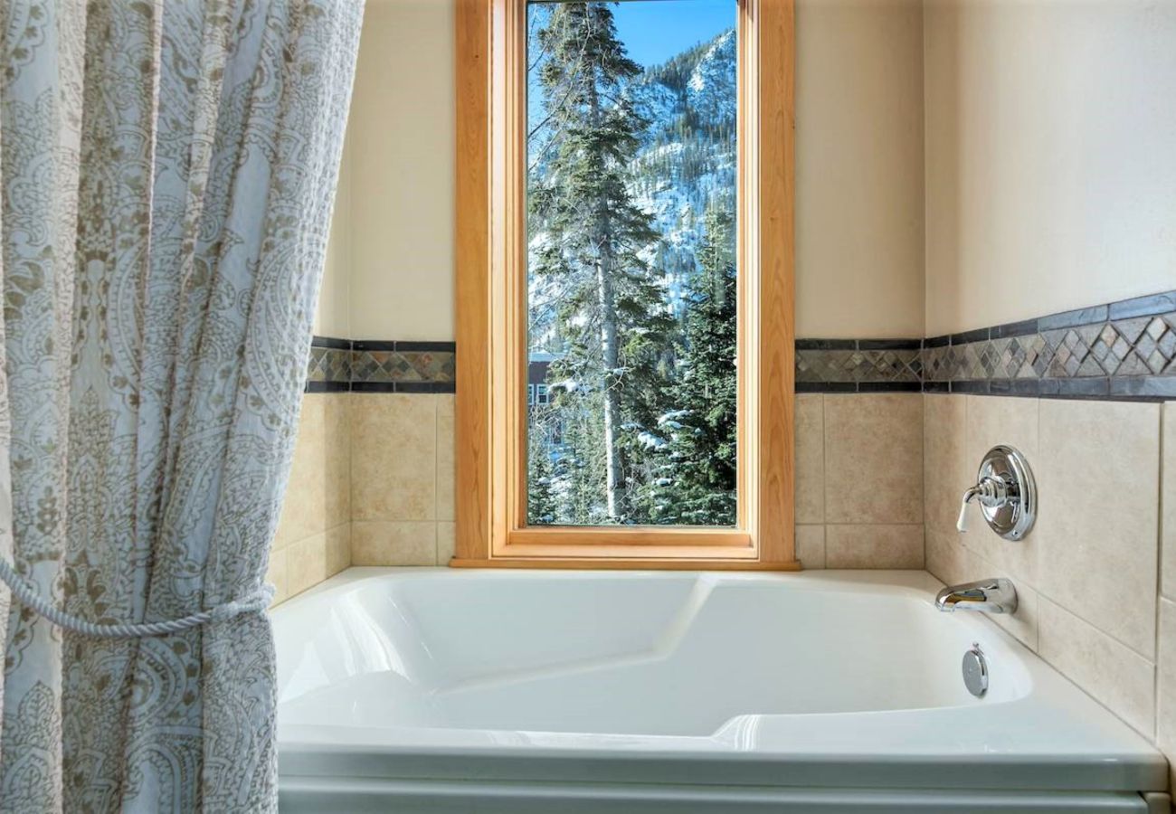 Townhouse in Frisco - Near Main St Frisco + 5 Ski Resorts Come Play+Ski!