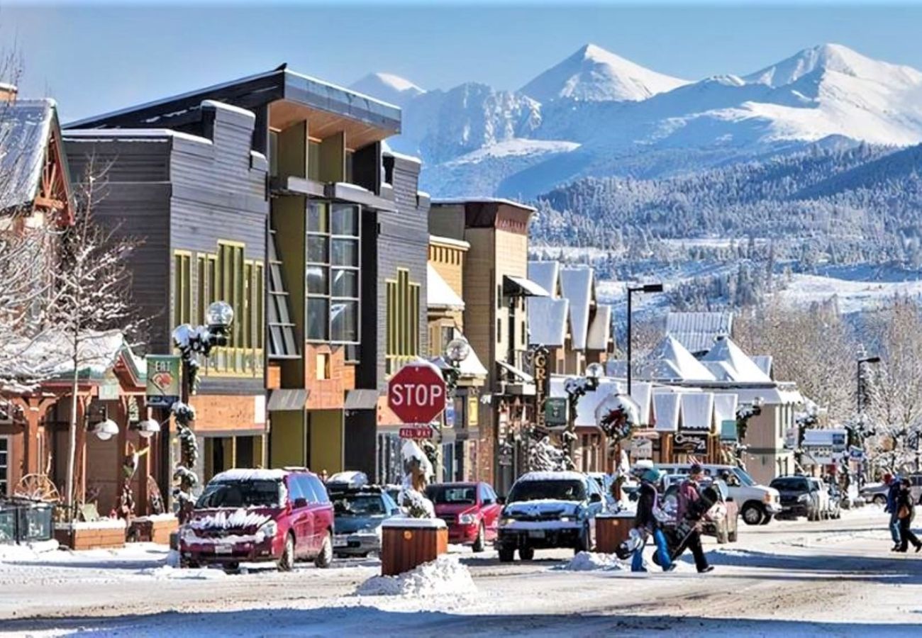 Townhouse in Frisco - Near Main St Frisco + 5 Ski Resorts Come Play+Ski!