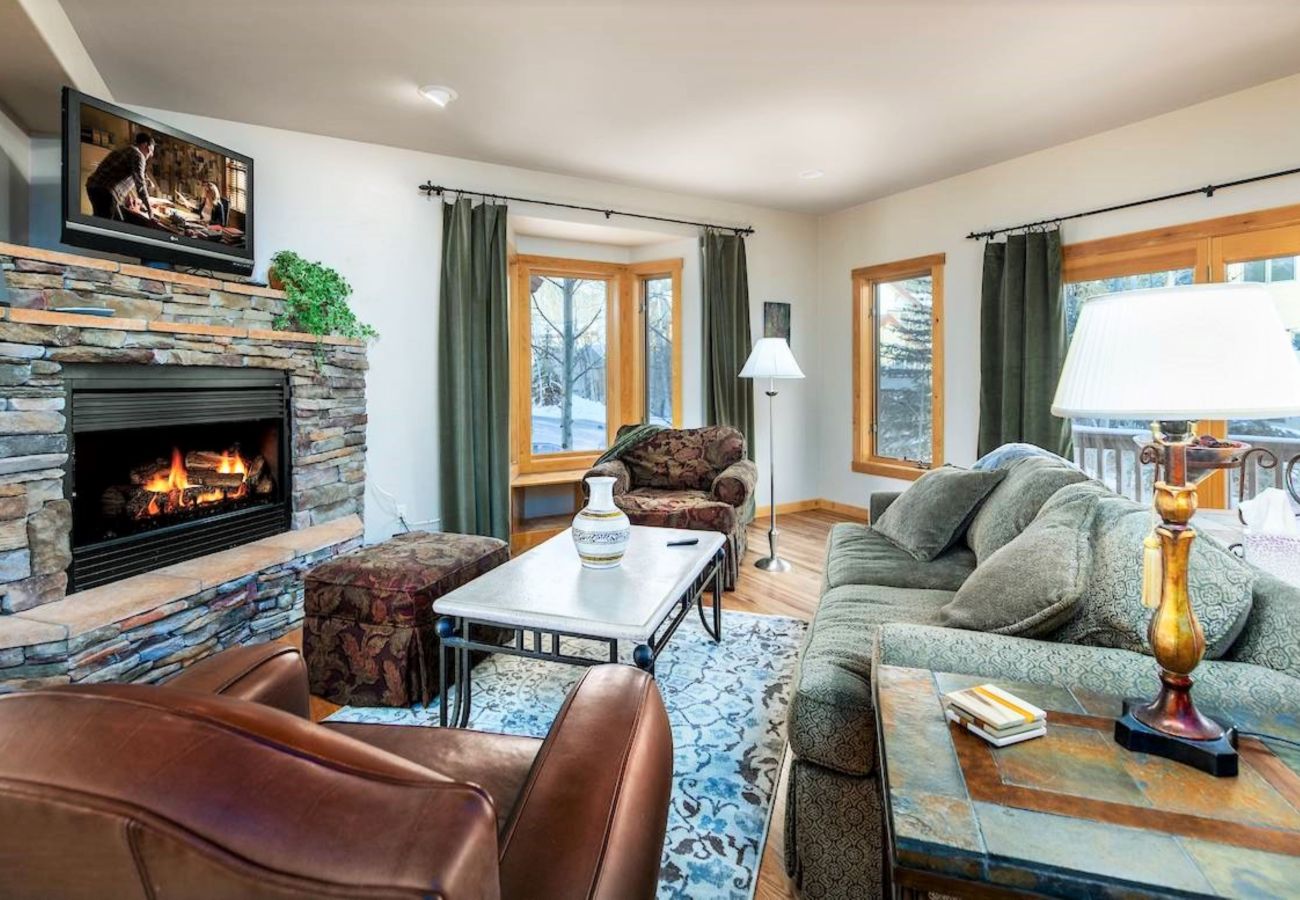 Townhouse in Frisco - Near Main St Frisco + 5 Ski Resorts Come Play+Ski!