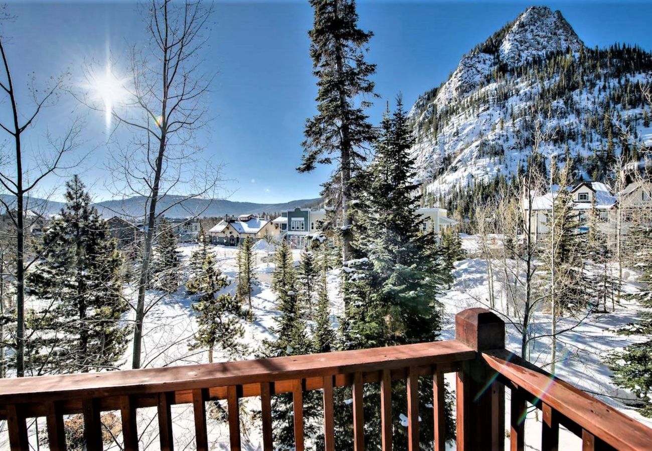Townhouse in Frisco - Near Main St Frisco + 5 Ski Resorts Come Play+Ski!